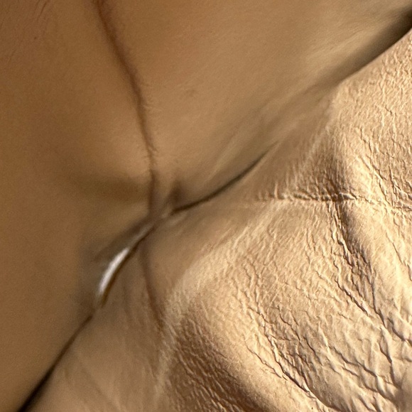 Gucci Cream Leather Wallet with Gold Clasp EUC! - Picture 9 of 11